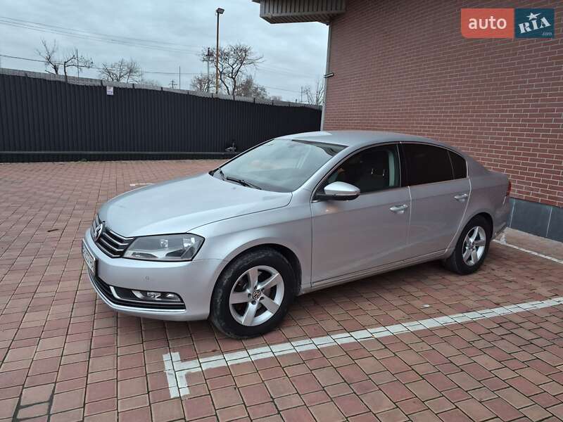 Седан Volkswagen Passat 2011 в Одессе Седан Volkswagen Passat 2011 в Одессе