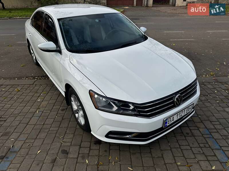 Седан Volkswagen Passat 2016 в Одессе