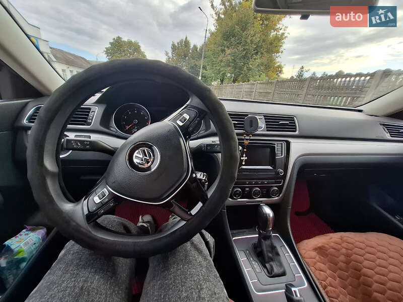 Седан Volkswagen Passat 2015 в Хмельнике