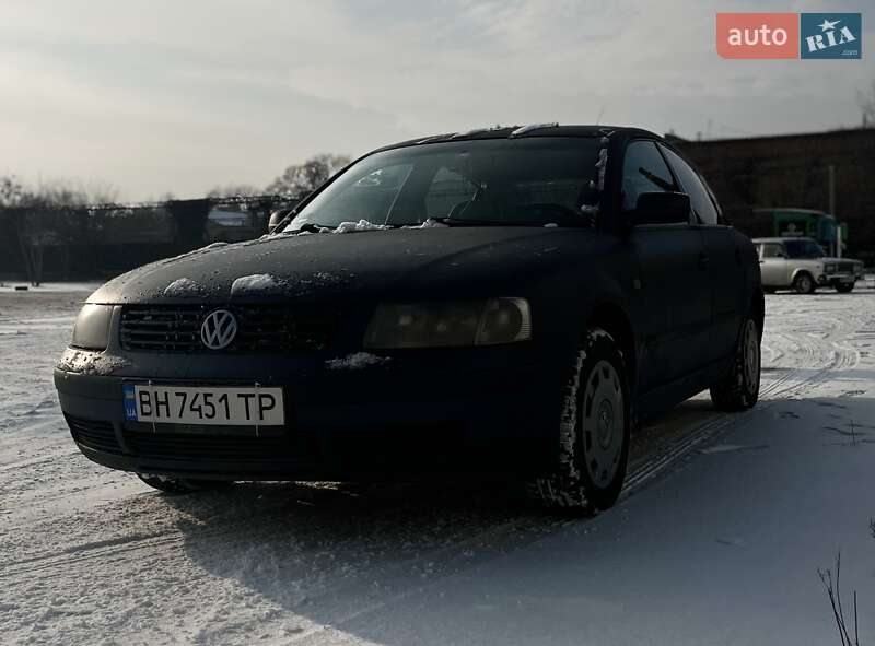 Седан Volkswagen Passat 1998 в Одессе