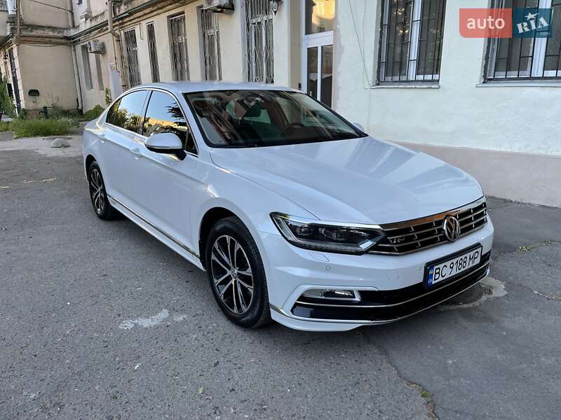 Седан Volkswagen Passat 2018 в Харькове