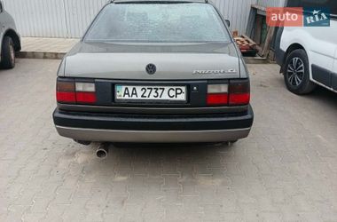 Седан Volkswagen Passat 1991 в Хотине Седан Volkswagen Passat 1991 в Хотине