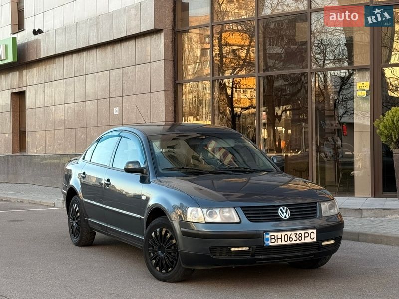 Седан Volkswagen Passat 1999 в Одессе