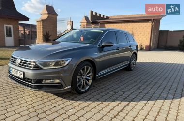 Універсал Volkswagen Passat 2017 в Почаєві