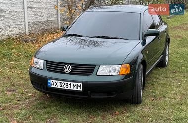 Седан Volkswagen Passat 1999 в Солоницевке