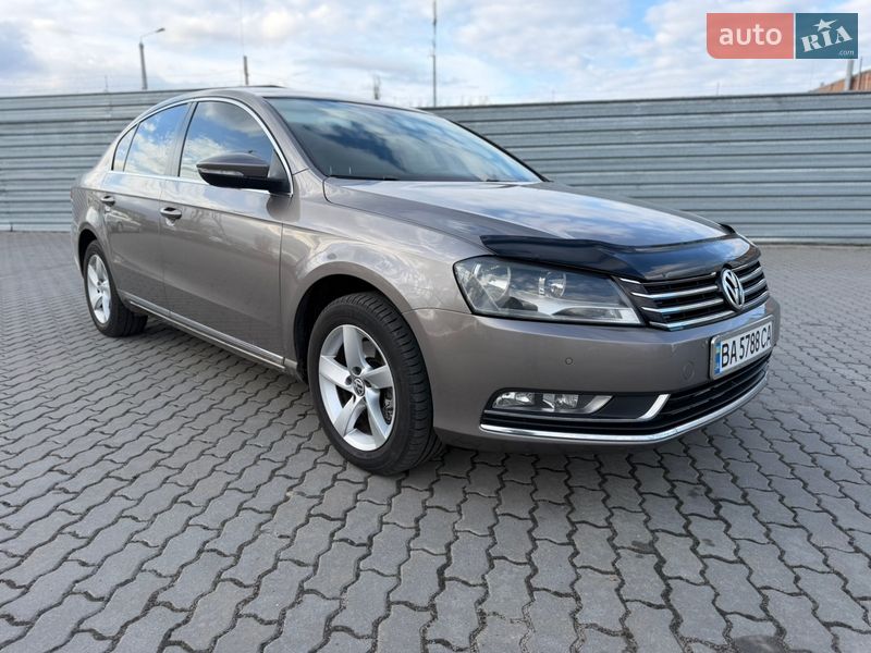 Седан Volkswagen Passat 2011 в Кременчуге