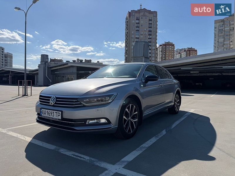 Седан Volkswagen Passat 2018 в Киеве