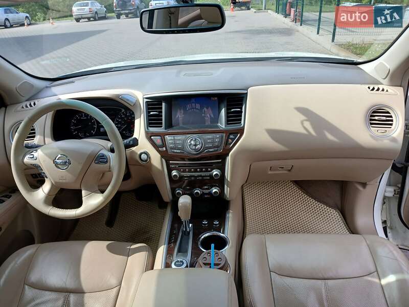 Внедорожник / Кроссовер Nissan Pathfinder 2012 в Киеве