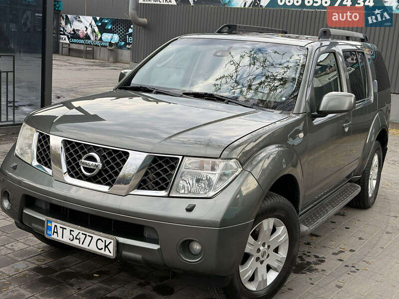 Внедорожник / Кроссовер Nissan Pathfinder 2005 в Ивано-Франковске