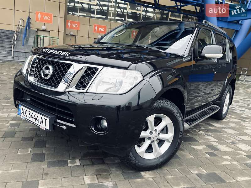 Внедорожник / Кроссовер Nissan Pathfinder 2012 в Харькове