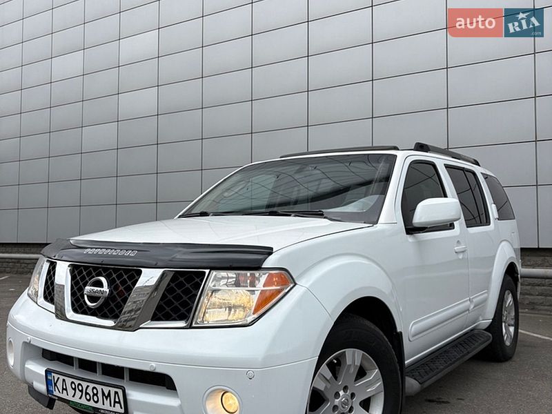 Позашляховик / Кросовер Nissan Pathfinder 2005 в Києві
