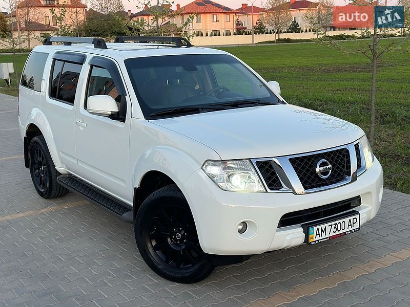 Внедорожник / Кроссовер Nissan Pathfinder 2010 в Одессе