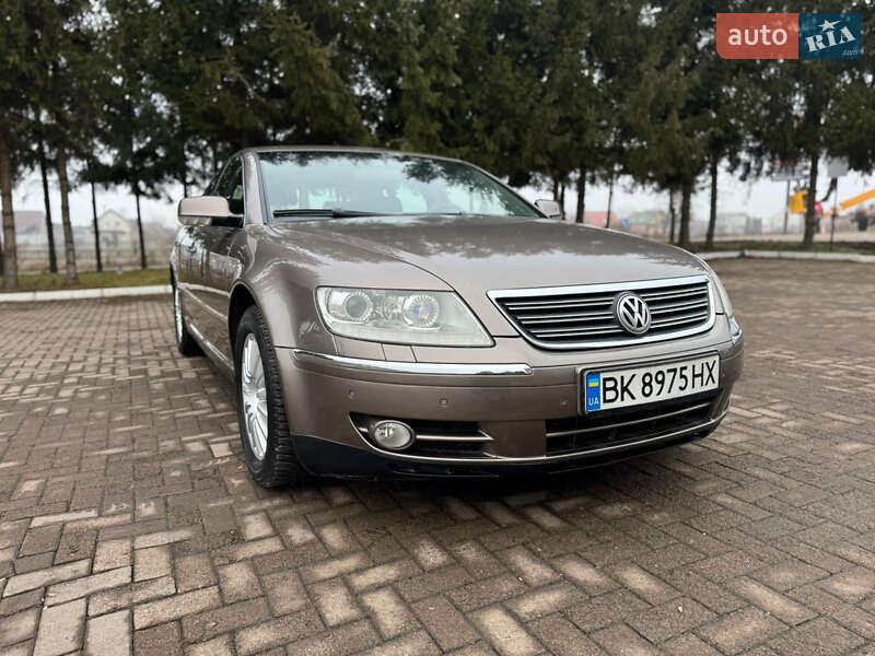 Седан Volkswagen Phaeton 2008 в Ровно