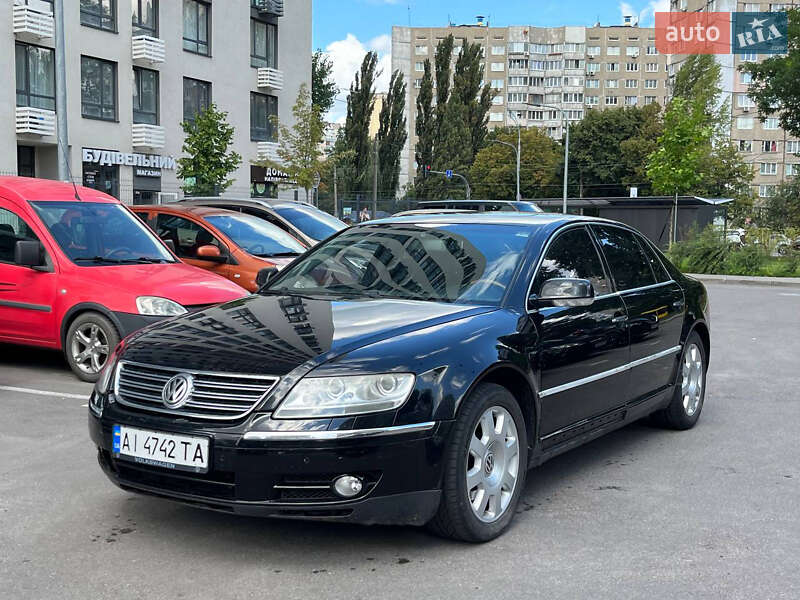 Седан Volkswagen Phaeton 2004 в Киеве