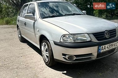 Хэтчбек Volkswagen Pointer 2005 в Тараще Хэтчбек Volkswagen Pointer 2005 в Тараще