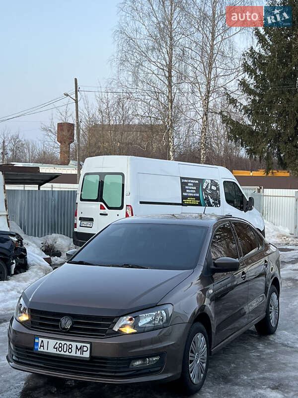 Седан Volkswagen Polo 2015 в Казатине