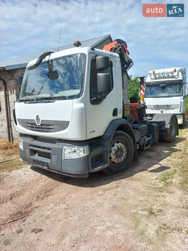 Тягач Renault Premium 2010 в Долине