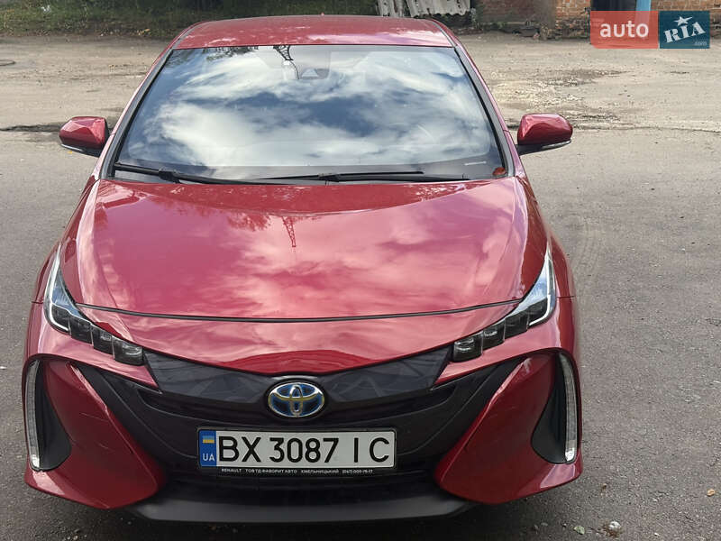 Хэтчбек Toyota Prius Prime 2021 в Хмельницком