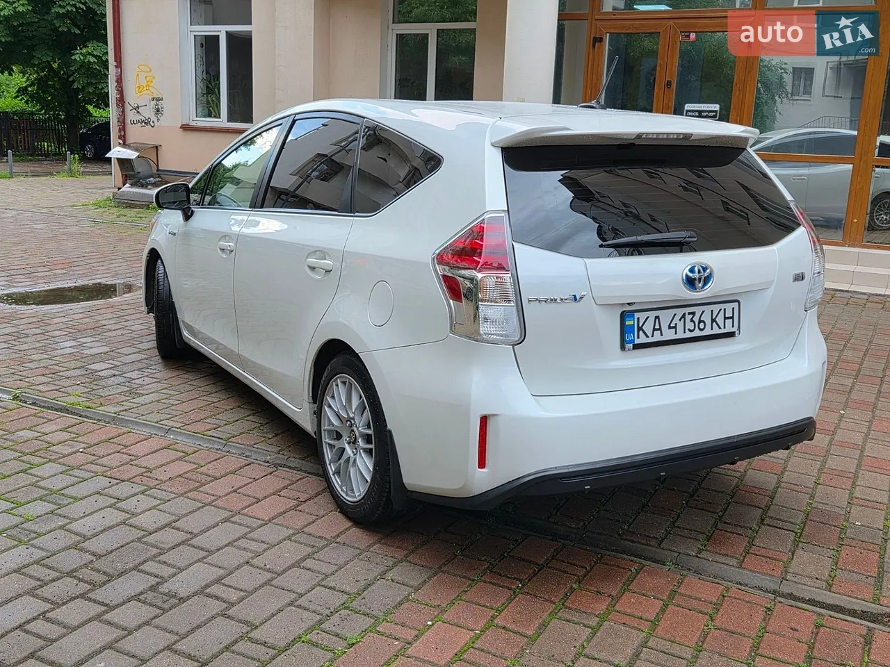 Toyota Prius V 2014 photo 5