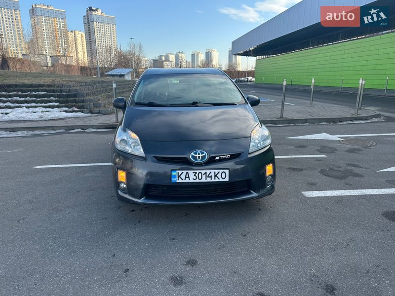 Хэтчбек Toyota Prius 2011 в Киеве