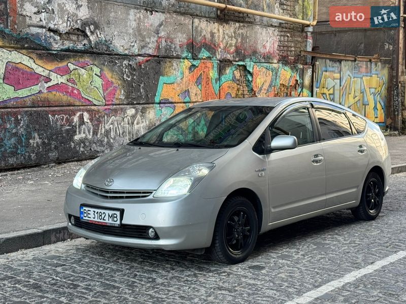 Хэтчбек Toyota Prius 2005 в Одессе Хэтчбек Toyota Prius 2005 в Одессе