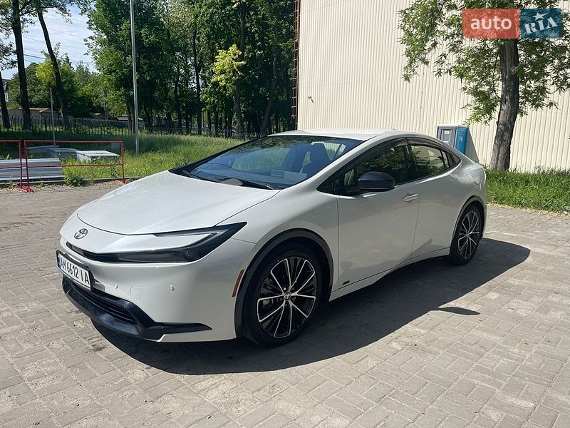 Хэтчбек Toyota Prius 2024 в Днепре Хэтчбек Toyota Prius 2024 в Днепре