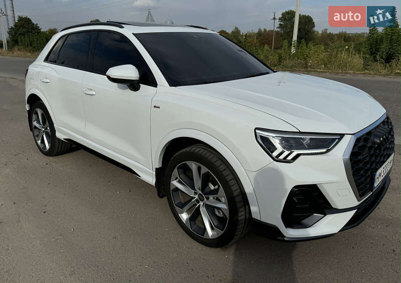 Внедорожник / Кроссовер Audi Q3 2022 в Киеве