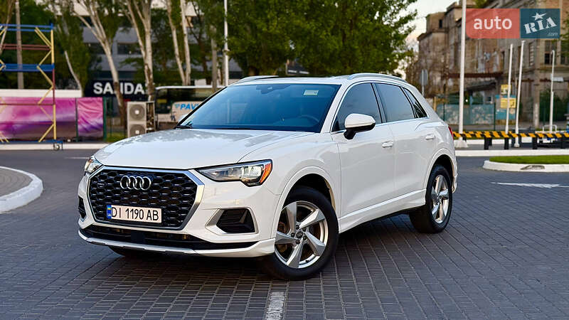Позашляховик / Кросовер Audi Q3 2019 в Одесі
