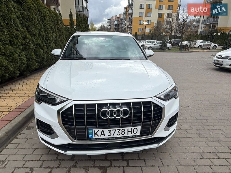 Внедорожник / Кроссовер Audi Q3 2022 в Киеве