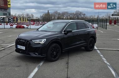 Внедорожник / Кроссовер Audi Q3 2019 в Киеве