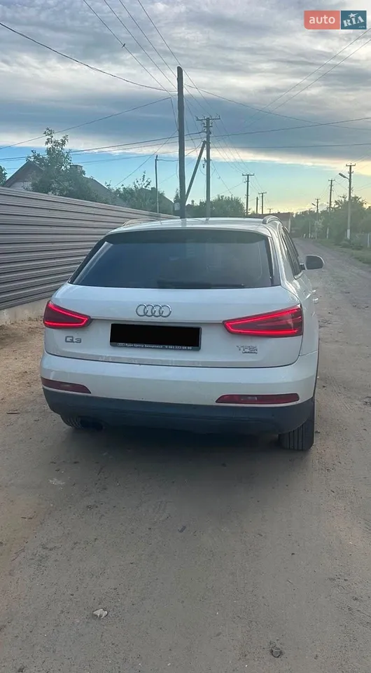 Audi Q3 2012 photo 3