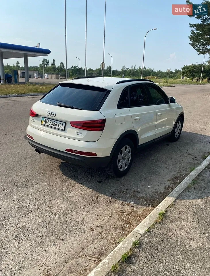 Audi Q3 2012 photo 5