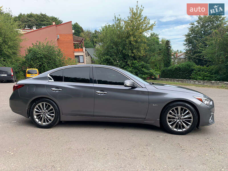 Седан Infiniti Q50 2017 в Львове