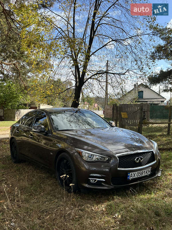 Седан Infiniti Q50 2017 в Чернигове