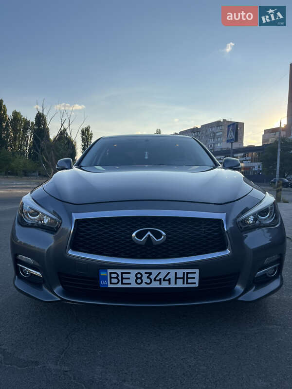 Седан Infiniti Q50 2015 в Николаеве