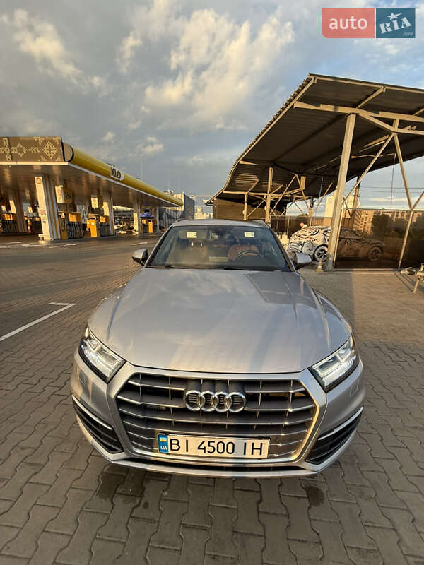 Внедорожник / Кроссовер Audi Q5 2018 в Киеве