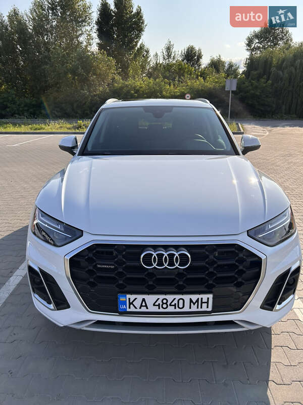 Внедорожник / Кроссовер Audi Q5 2022 в Киеве