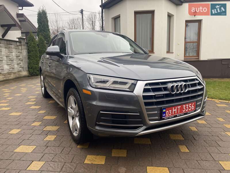 Внедорожник / Кроссовер Audi Q5 2017 в Ровно