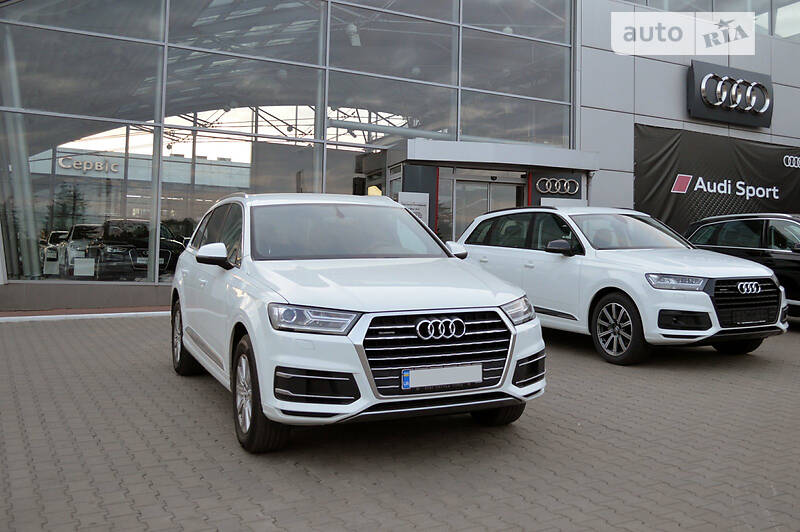 Внедорожник / Кроссовер Audi Q7 2017 в Хмельницком