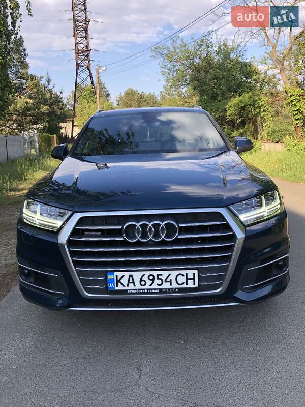 Внедорожник / Кроссовер Audi Q7 2018 в Киеве