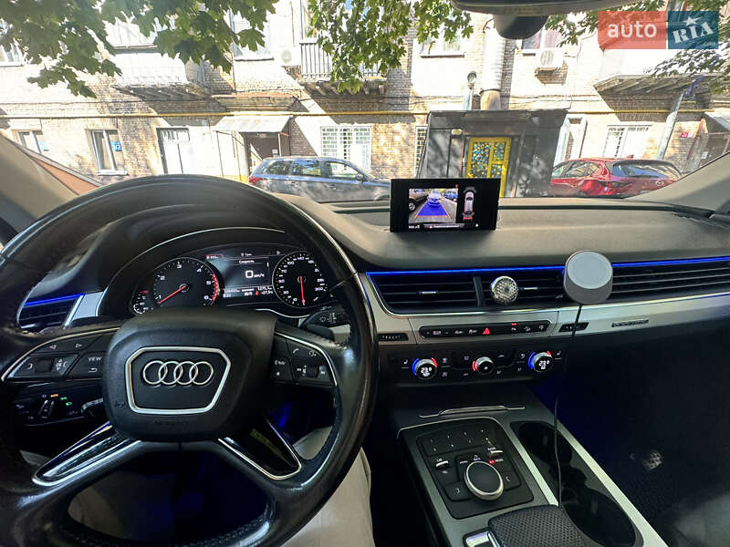 Внедорожник / Кроссовер Audi Q7 2016 в Киеве
