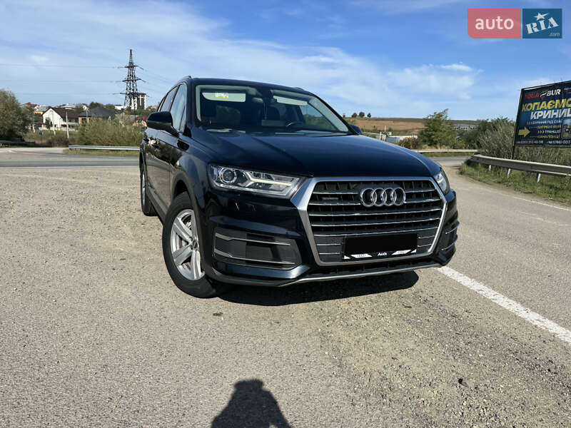 Позашляховик / Кросовер Audi Q7 2016 в Чернівцях