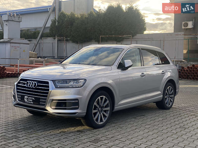 Внедорожник / Кроссовер Audi Q7 2015 в Луцке
