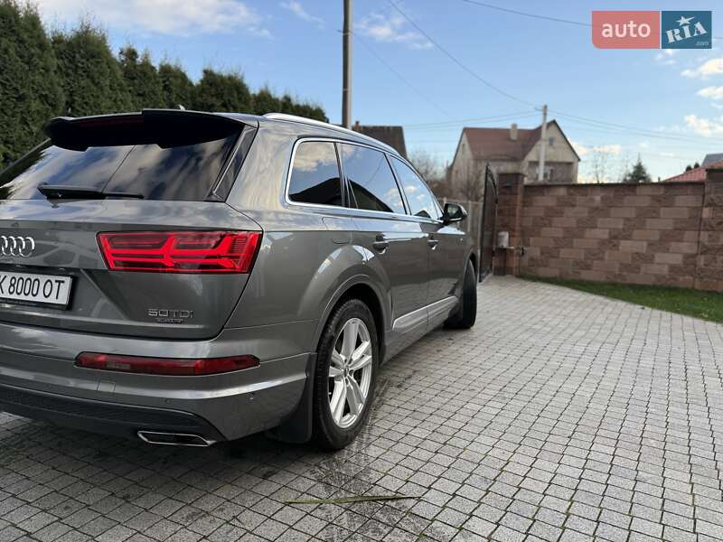 Внедорожник / Кроссовер Audi Q7 2015 в Ровно