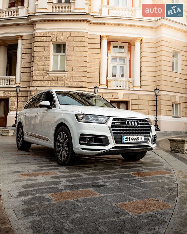 Внедорожник / Кроссовер Audi Q7 2015 в Одессе Внедорожник / Кроссовер Audi Q7 2015 в Одессе