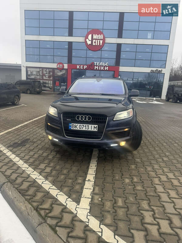 Позашляховик / Кросовер Audi Q7 2008 в Чернівцях