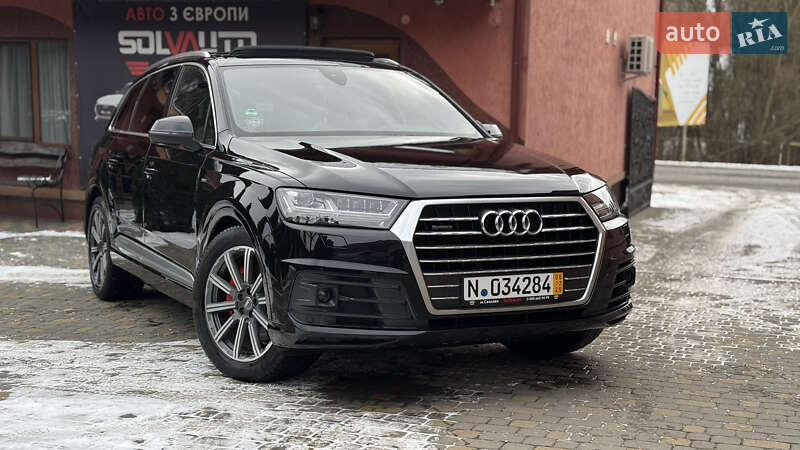 Внедорожник / Кроссовер Audi Q7 2016 в Сваляве