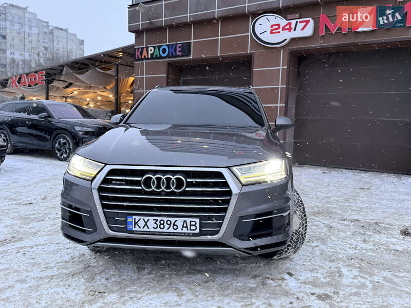 Внедорожник / Кроссовер Audi Q7 2017 в Харькове