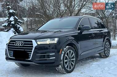 Внедорожник / Кроссовер Audi Q7 2017 в Нетешине