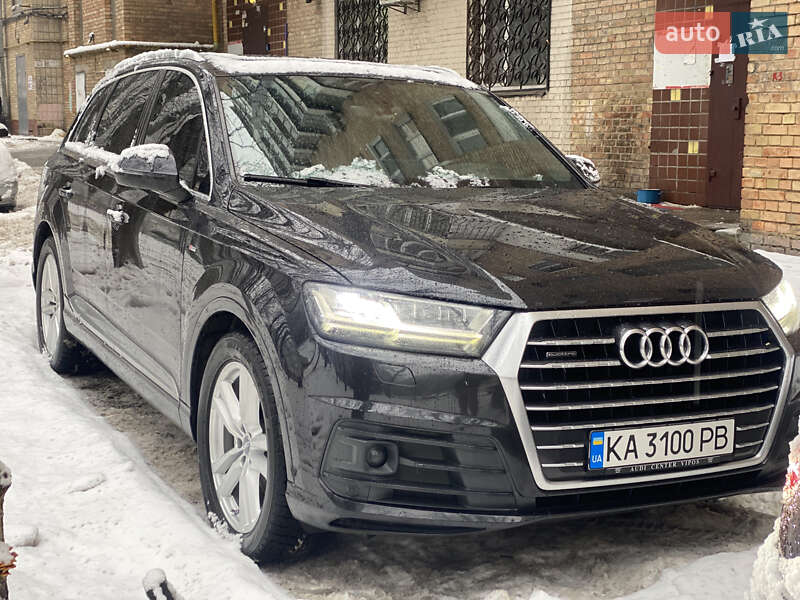 Внедорожник / Кроссовер Audi Q7 2015 в Киеве